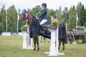 Essi Horttanainen ja Diamante de Dragon voittivat Finnderbyn vuonna 2025. Kuva Heidi Lammi.